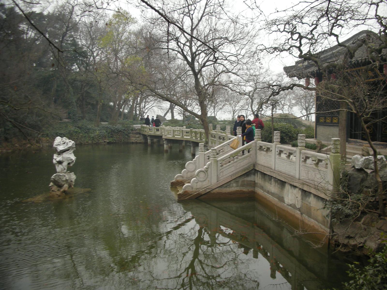 2000年ほど前は錫(スズ)の産地だったが、今は錫がない無錫(その2..無錫を代表する観光地である太湖)